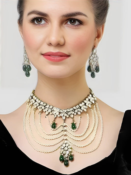 Karatcart Pearl Beaded and Green Tumble Kundan Choker Neckalce Set